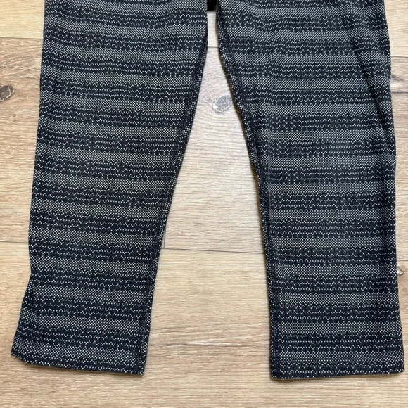 Like New Nike Dri-Fit Black Athletic Leggings Elastic Waist Size Small - Picture 6 of 16